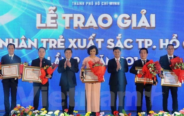Ho Chi Minh-ville récompense ses 20 meilleurs jeunes entrepreneurs de 2016