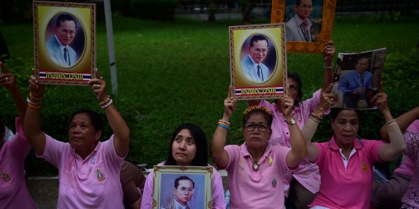 Thaïlande: le palais royal publie un bulletin de santé inquiétant du roi