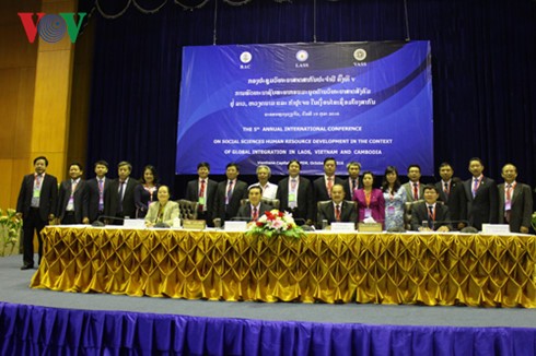 Colloque international sur les sciences sociales Vietnam-Laos-Cambodge