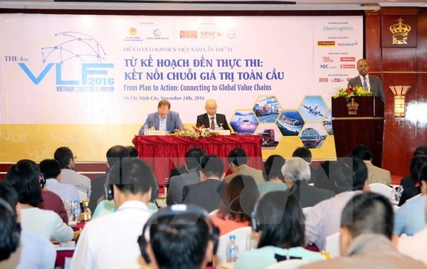 Le Vietnam développe ses logistiques maritimes et aériennes