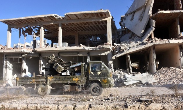 Syrie: Des milliers d'habitants fuient après la reprise de trois quartiers rebelles d'Alep