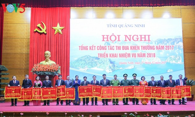 Dang Thi Ngoc Thinh à une conférence de Quang Ninh sur l’émulation
