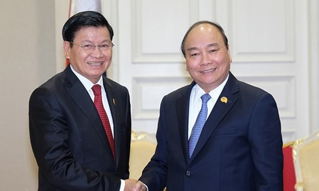Nguyen Xuan Phuc rencontre ses homologues laotien et cambodgien