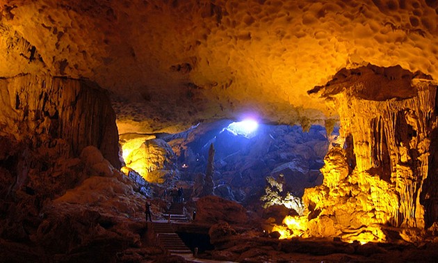 Il y a-t-il beaucoup de grottes qui se visitent au Vietnam?