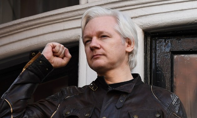 Julian Assange: le parquet suédois requiert sa détention dans l'affaire de viol