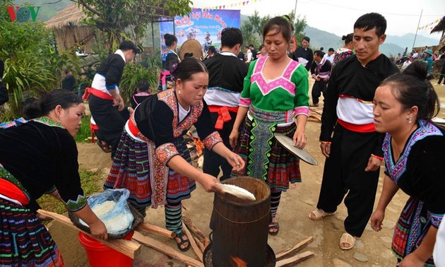 Le banh dày dans la vie des Mông du Nord-Ouest