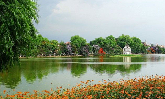 Le lac de l’Épée restituée à Hanoi