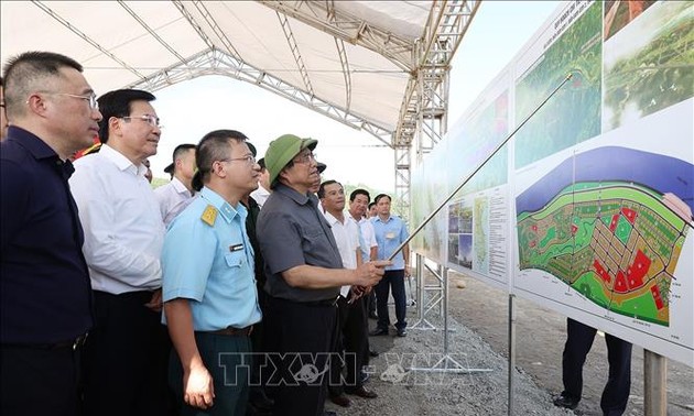 Le Premier ministre inspecte le projet d’aéroport de Sapa