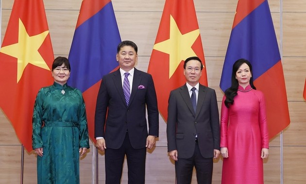 Ukhnaagiin Khurelsukh termine sa visite d’État au Vietnam