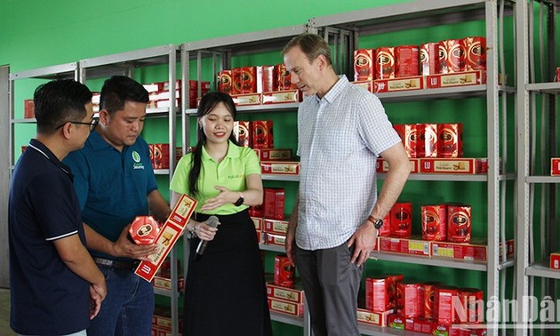 First food warehouse in Central Vietnam launched for people in difficulties