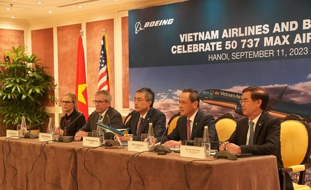 Vietnam Airlines, Boeing reach 10-billion-USD deal for Boeing 737 Max jets