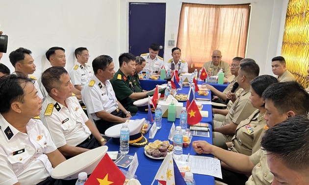 Vietnamese, Philippine navies join 6th exchange on Song Tu Dong Island
