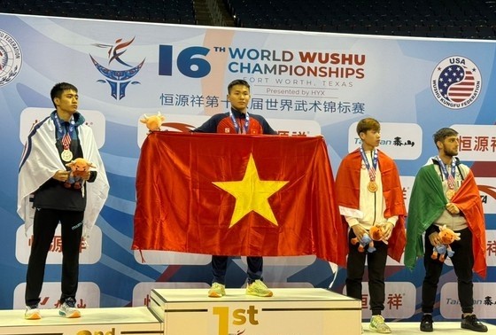 Vietnamese fighters bring home five golds at World Wushu Championships
