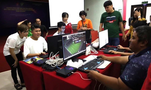 HCMC introduces e-sports to disability community