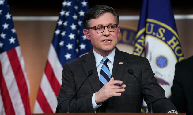US House speaker blasts aid deal for Ukraine