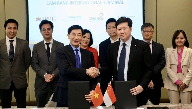 Cam Ranh Airport inks major deal, aiming to become key aviation hub in Southeast Asia