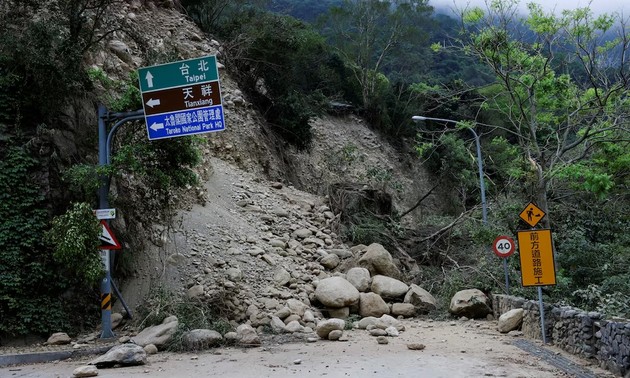 Taiwan earthquake rescuers face threat of landslides, rockfalls; death toll at 12