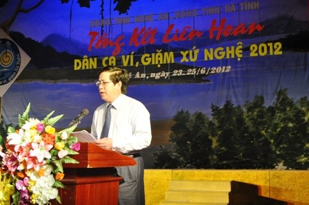 Festival lagu rakyat Vi dan Giam daerah Nghe An berakhir.