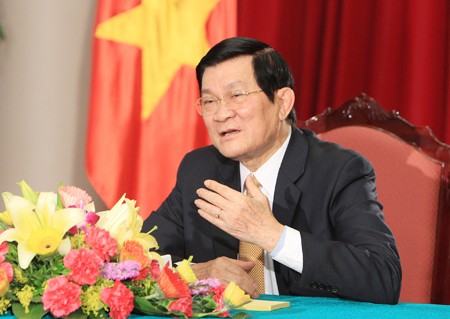 Presiden Negara Truong Tan Sang mengirimkan surat kepada instansi pendidikan sehubungan dengan tahun ajar baru 2012-2013.