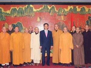 PMVN NguyenTan Dung menerima Dewan Pengurus Besar Sangha Buddha Vietnam