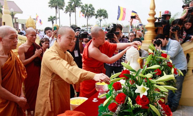 Hari Raya Chol Chnam Thmay mengawali aktivitas-aktivitas menyambut Hari Budaya Etnis-Etnis Vietnam