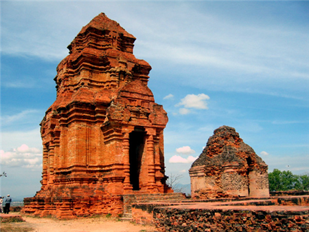 Provinsi Ninh Thuan memugar dan mengkonservasikan situs peninggalan etnis Cham