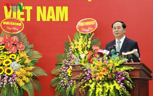Presiden Tran Dai Quang mengunjungi Akademi Ilmu Pengetahuan dan Teknologi serta Akademi Ilmu Sosial Vietnam