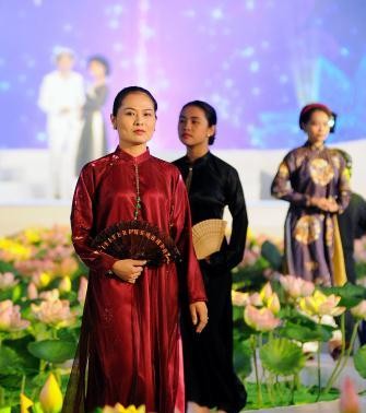 Pembukaan Festival ke- 4  "Busana Ao Dai Vietnam”  di kota Ho Chi Minh, Vietnam Selatan