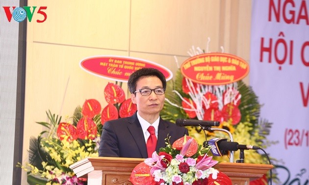 Deputi PM Vu Duc Dam menghadiri peringatan ulang tahun ke-60 masuknya Vietnam menjadi anggota  Lembaga Palang Mera-Bulan Sabit Merah Internasional