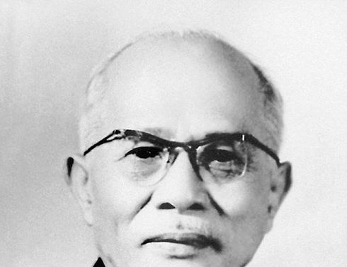Presiden Ton Duc Thang-Teladan yang cerah tentang semangat revolusioner, selalu mendekati dan merapati rakyat