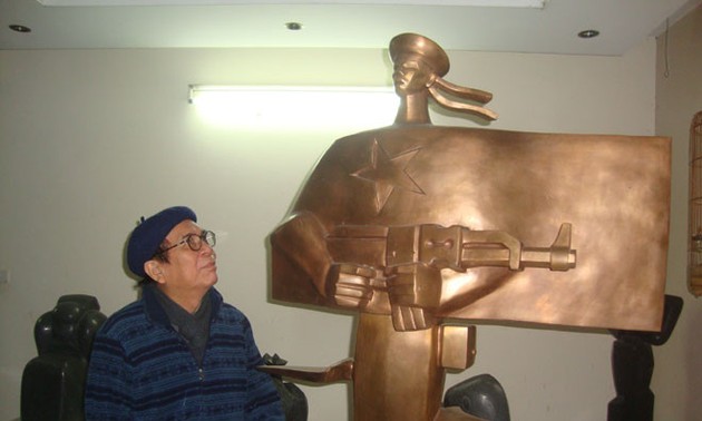 Pengukir Ta Quang Bao – Salah seorang di antara sedikit pengukir yang menciptakan paling banyak tugu monumen di Vietnam