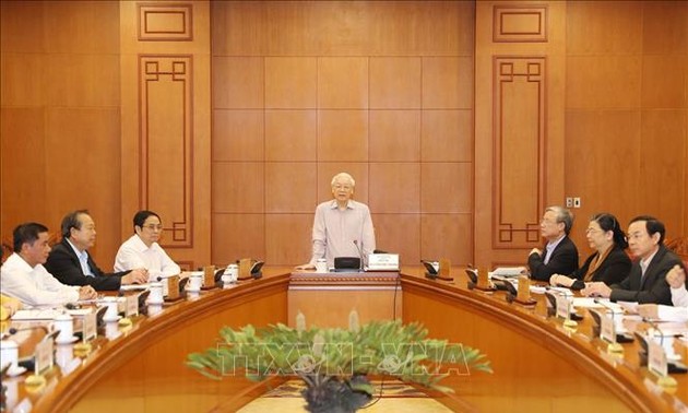 Sekjen, Presiden Nguyen Phu Trong memimpin sidang Badan Pengarahan Pembuatan Perancangan Pejabat Strategis