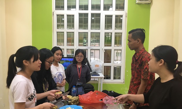 Menemui Eko Widianto- relawan pengajar bahasa Indonesia di Kota Ha Noi