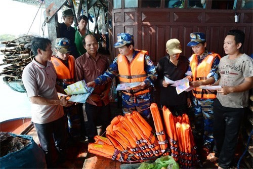 “Polisi Laut berjalan seperjalanan dengan kaum nelayan-Pola penggerakan massa rakyat yang berhasil-guna
