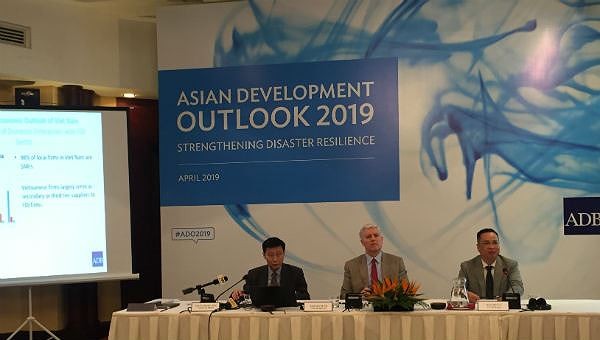 Bank Pembangunan Asia: Ekonomi Viet Nam berhasil mempertahankan pertumbuhan kuat pada latar belakang prospek global merosot