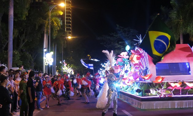 Festival Jalanan di Kota Da Nang yang bergelora