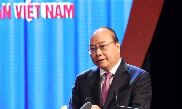 PM Nguyen Xuan Phuc: Terus membarui kuat isi dan cara aktivitas serikat buruh