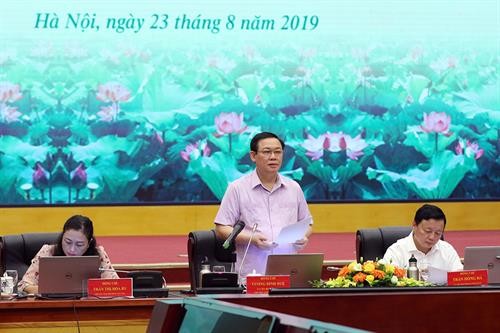 Deputi PM Vuong Dinh Hue: Meningkatkan hasil-guna pengelolaan dan penggunaan lahan di berbagai perusahaan pertanian dan kehutanan