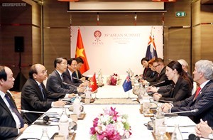 PM Nguyen Xuan Phuc melakukan pertemuan dengan PM Selandia Baru