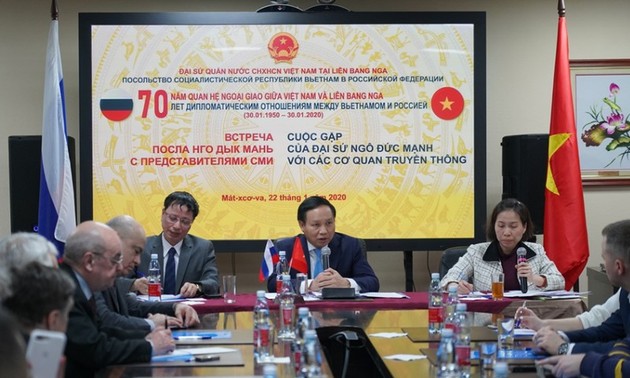 Jumpa pers dan resepsi memperingati ulang tahun ke-70 penggalangan hubungan diplomatik Viet Nam-Federasi Rusia