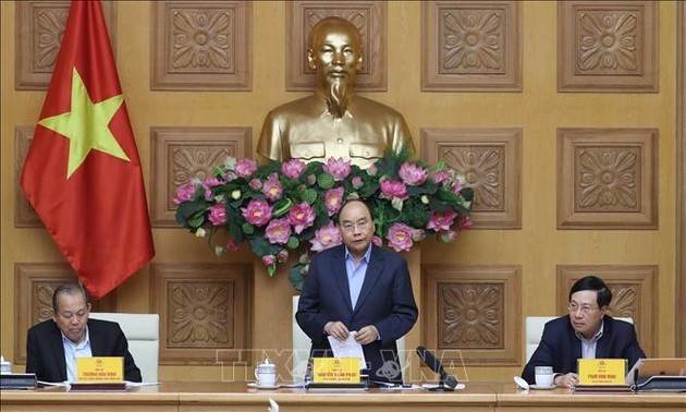 PM Nguyen Xuan Phuc memimpin sidang Badan Pengarahan Nasional tentang Pencegahan dan Pemberantasan wabah Covid-19