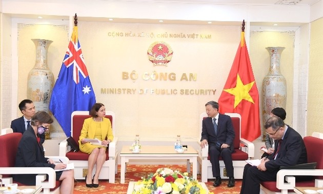 Menteri To Lam Terima Duta Besar Luar Biasa dan Berkuasa Penuh Australia untuk Viet Nam