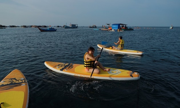 Para Pemuda Bekerja Sama Melakukan Bisnis Pariwisata di Pulau Phu Quy
