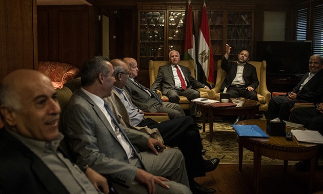 Hamas, Fatah reach a deal to resume national unity government