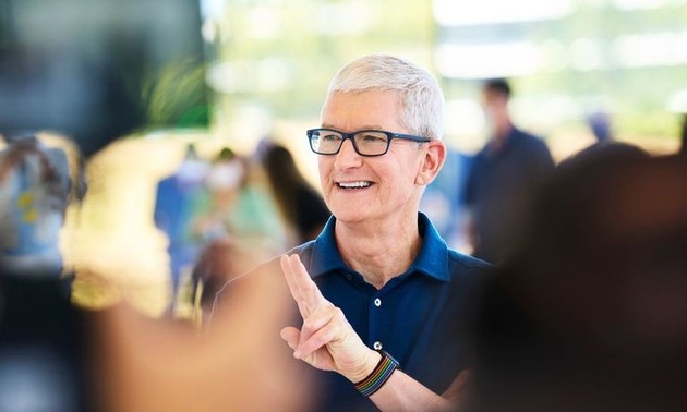 CEO Tim Cook ມາຍັງ ຫວຽດນາມ - Apple ເພີ່ມການໃຊ້ຈ່າຍໃຫ້ແກ່ບັນດານັກສະໜອງຢູ່ທ້ອງຖິ່ນ