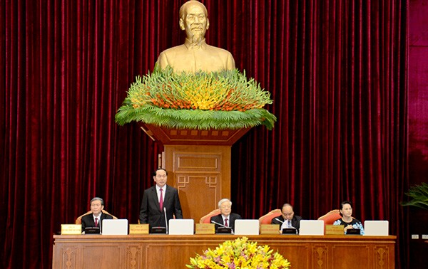 Dirigentes vietnamitas discuten temas importantes en V conferencia del CC del Partido 