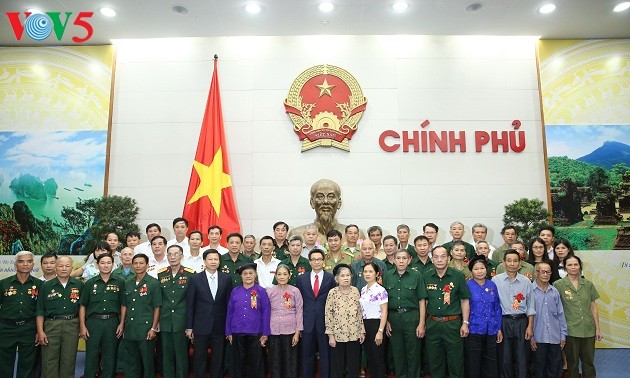 Pueblo vietnamita respeta los sacrificios de las generaciones anteriores por la Patria