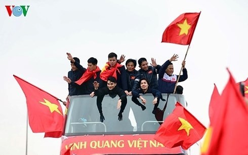 Medios internacionales impresionados ante acto de recepción al equipo sub-23 de Vietnam
