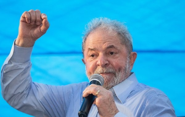 Lula da Silva encabeza en encuestas electorales en Brasil