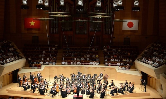 Celebran concierto conmemorativo de 45 años de relaciones diplomáticas Vietnam-Japón